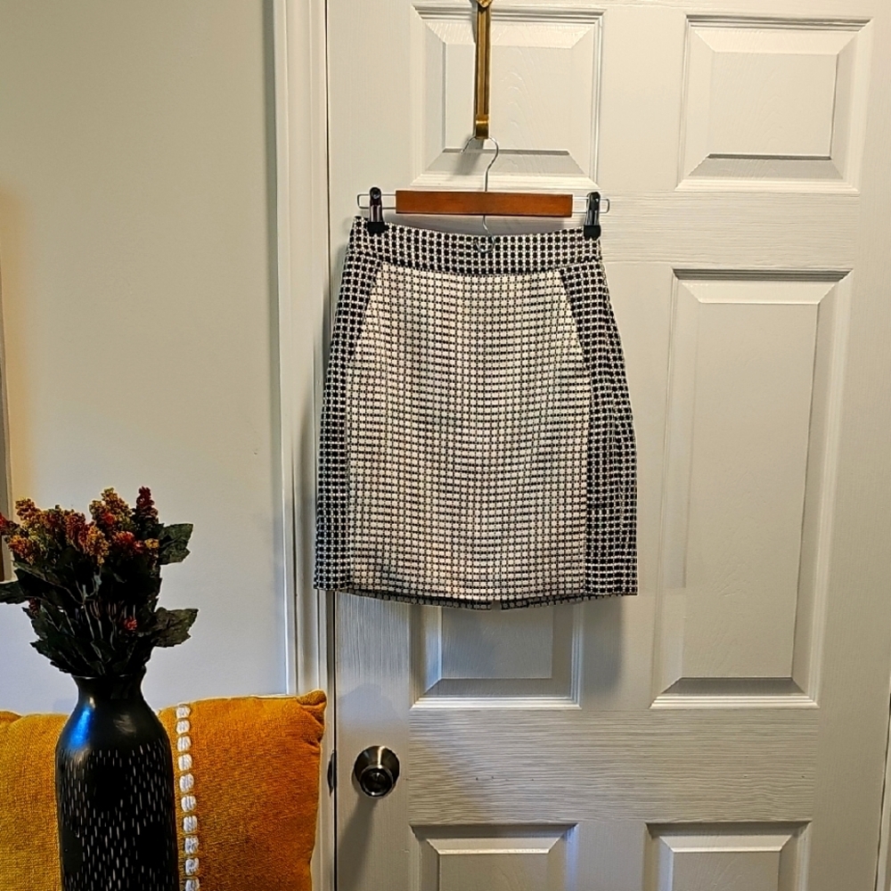 Banana Republic Black/White Pencil Skirt, Size 2
